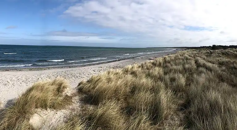 Gemütliches Ferienhaus an einem schönen Strand