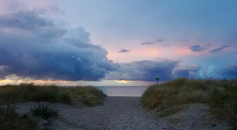 Gemütliches Ferienhaus an einem schönen Strand