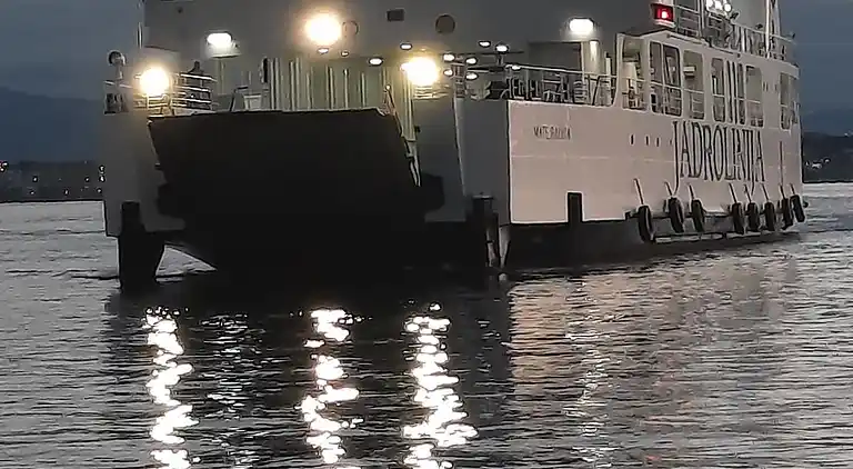 New House for exclusive use, few steps from the sea 