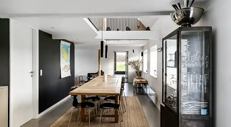 Lyxigt sommarhus på vacker skogsmark