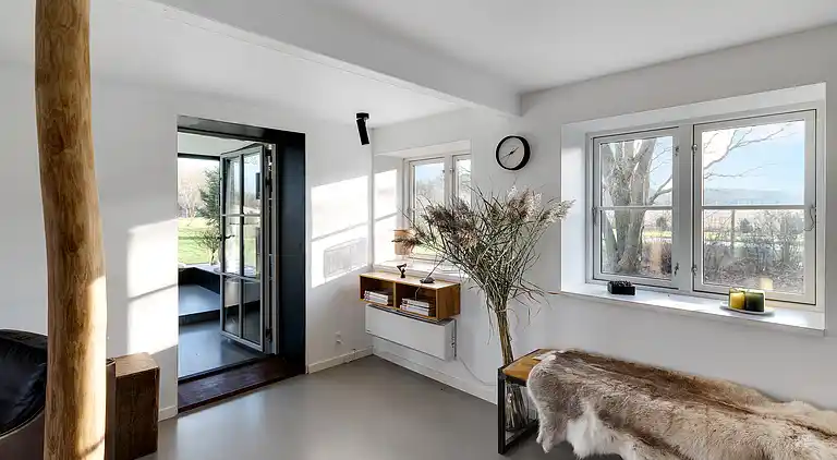 Lyxigt sommarhus på vacker skogsmark