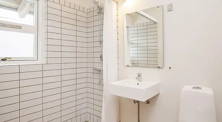 C-3 room,2 bathrooms,renovated