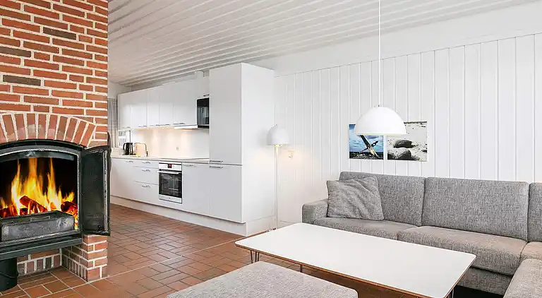 C-3 room,2 bathrooms,renovated