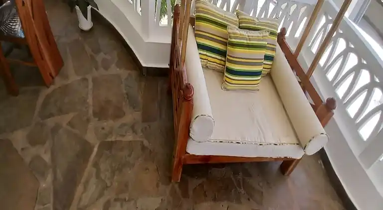 Luxury cosy villa welcoming you by the beach