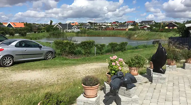 Einladendes Ferienhaus am Strand mit Seeblick