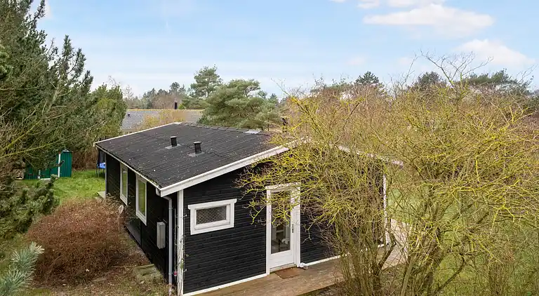 Beautiful holiday home on an undisturbed plot