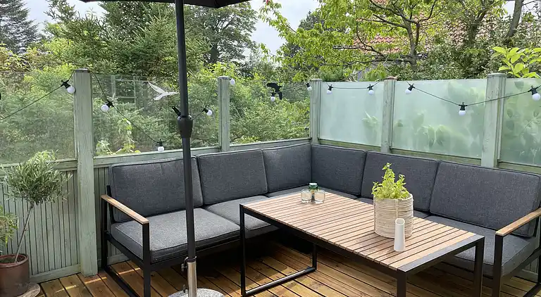 Kystnært sommerhus i Rågeleje  med havkig