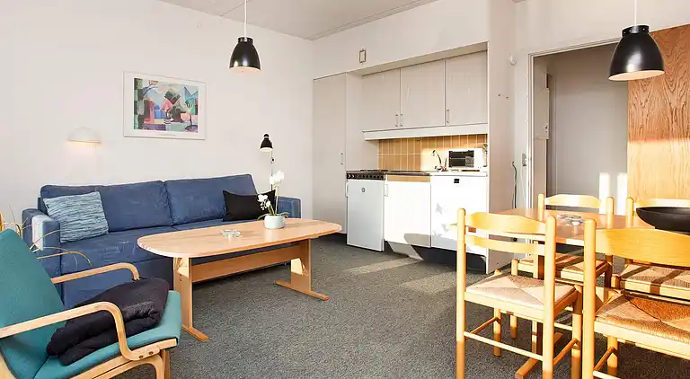 2 rum m/söderläge utsikt