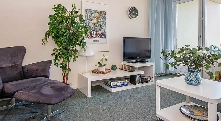 2 rum m/söderläge utsikt