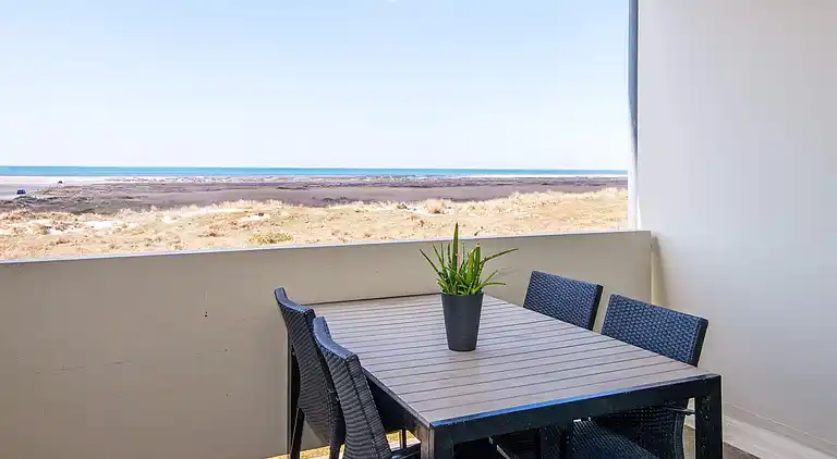 2 room w/seaview