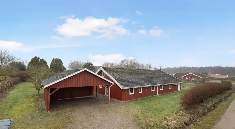 Einladendes Poolhaus