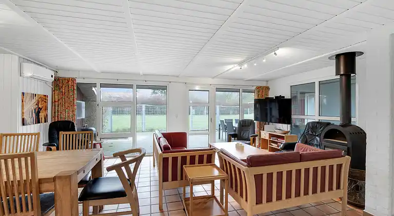 Einladendes Poolhaus