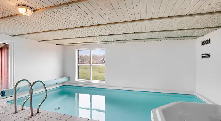 Einladendes Poolhaus