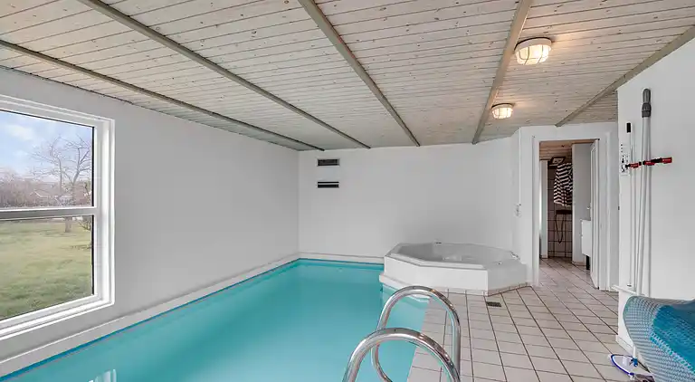Einladendes Poolhaus