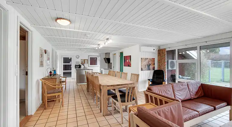 Einladendes Poolhaus