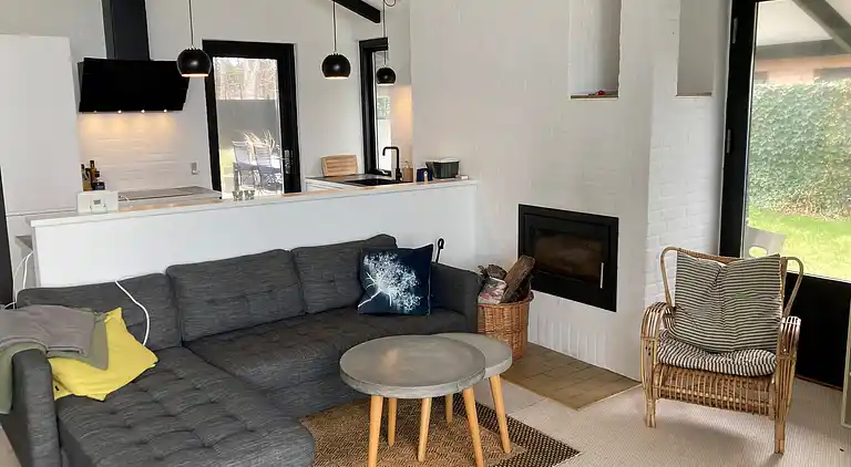 Schönes Ferienhaus auf großem Strandgrundstück