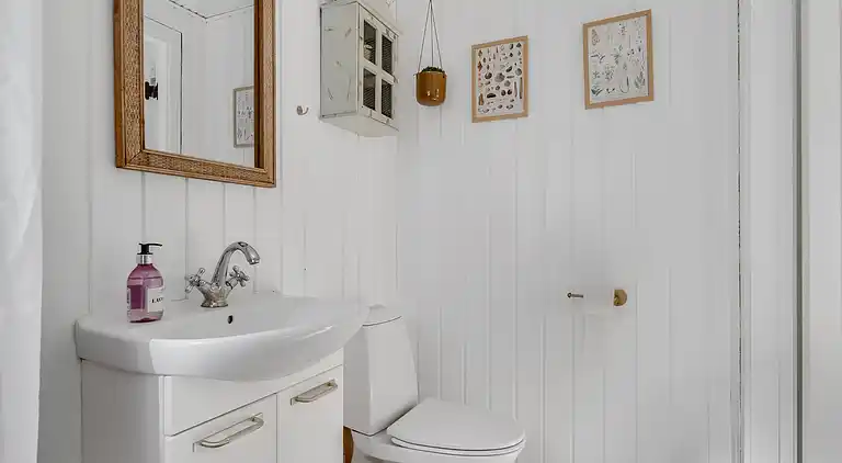 Autentisk feriehus med badstue nær stranden