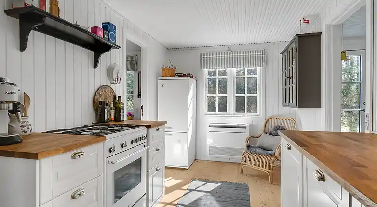 Autentisk feriehus med badstue nær stranden