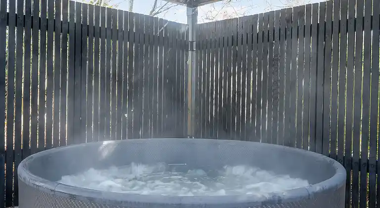 Autentisk feriehus med badstue nær stranden