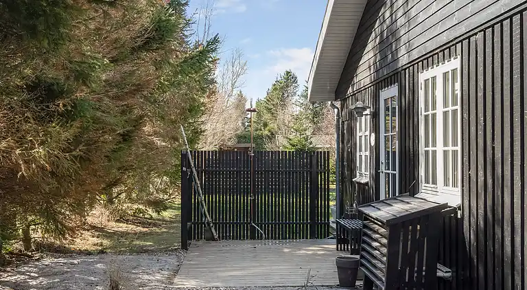 Autentisk feriehus med badstue nær stranden