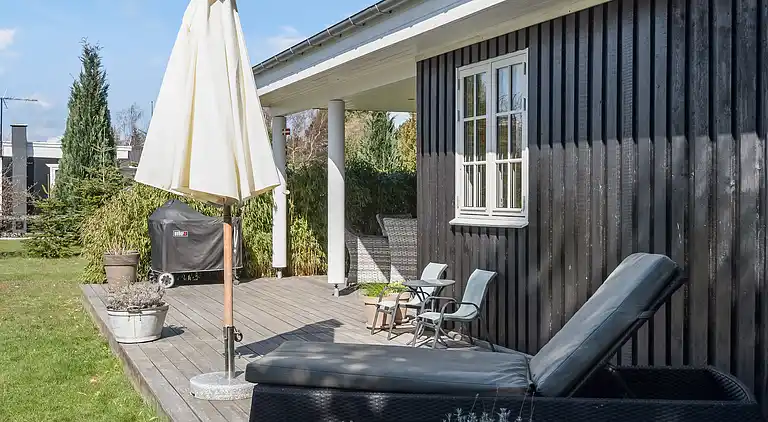 Autentisk feriehus med badstue nær stranden