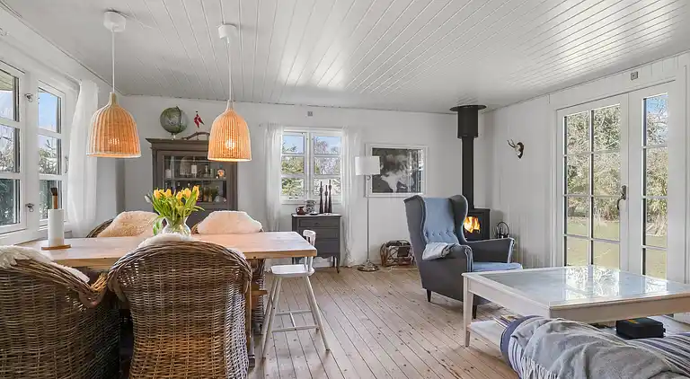 Autentisk feriehus med badstue nær stranden