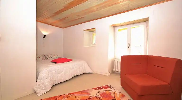 Holiday home in Bésayes