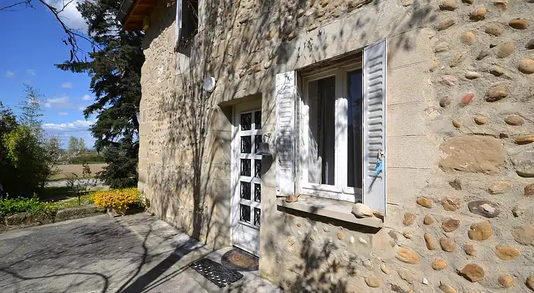 Holiday home in Bésayes
