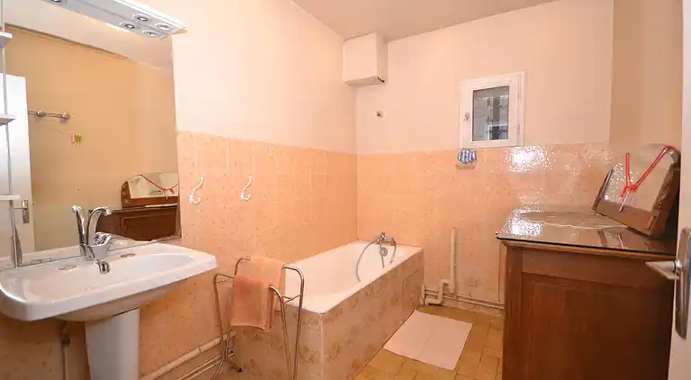 Holiday home in Bésayes