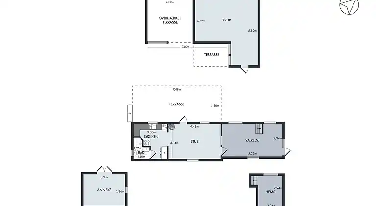 Lyst sommerhus tæt på havet i grønne omgivelser