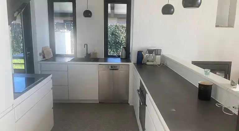 Schönes Ferienhaus auf großem Strandgrundstück