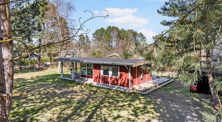 Familievenligt sommerhus tæt på vandet