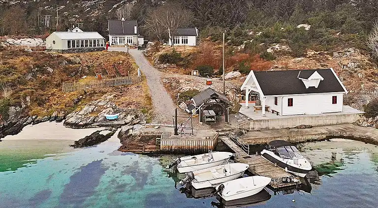Holiday home in Algrøyna