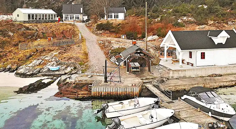 Holiday home in Algrøyna