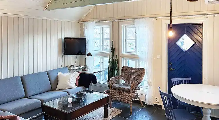 Holiday home in Algrøyna