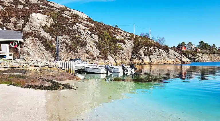 Holiday home in Algrøyna