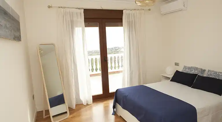 Holiday Home. El Palomar Azul. Pool and sea view