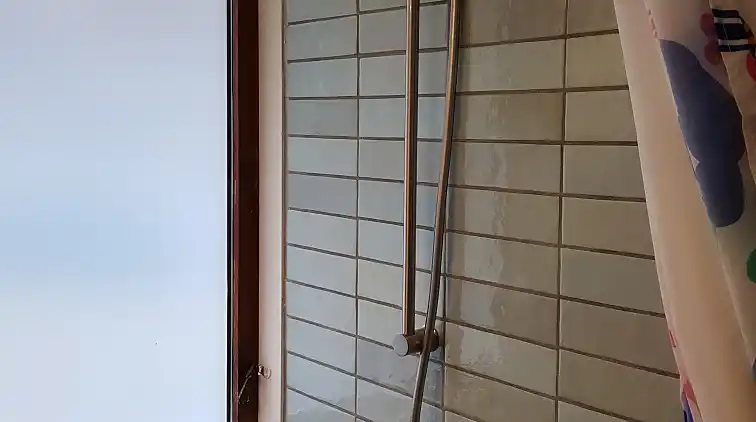 Natursmukt sommerhus nær skov og strand