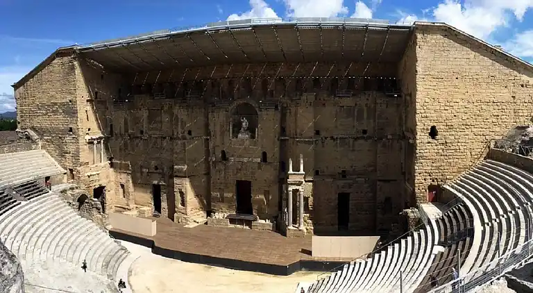 Holiday home in Roaix