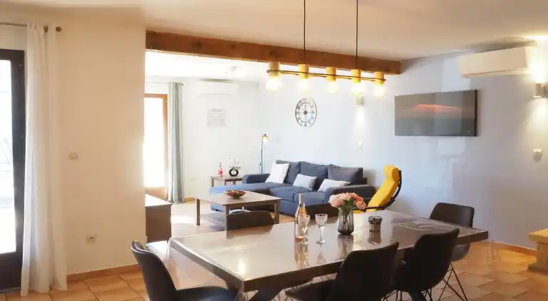 Holiday home in Roaix