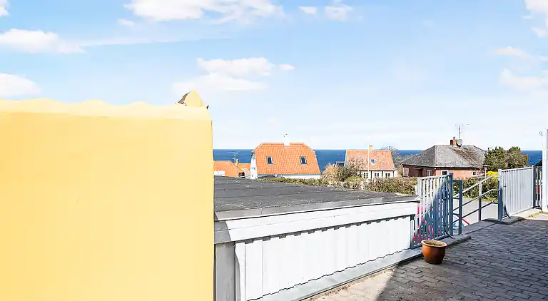 Ferielejlighed med pool på Bornholm