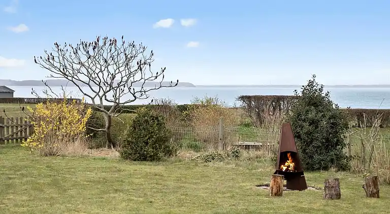 Vakre solnedganger 100 meter fra stranden