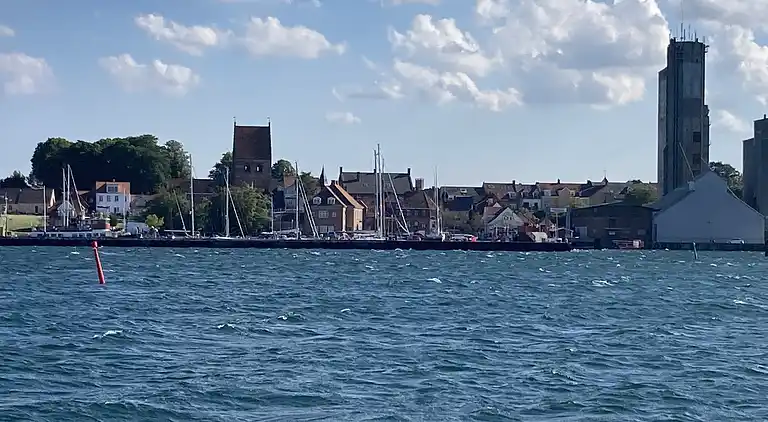 Feriehus med flott utsikt over havet og Bogø