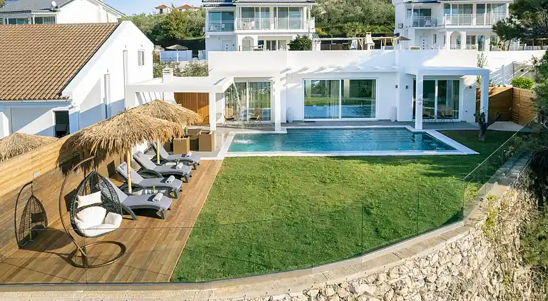 Cavo Mare Mirazur Luxury Retreat