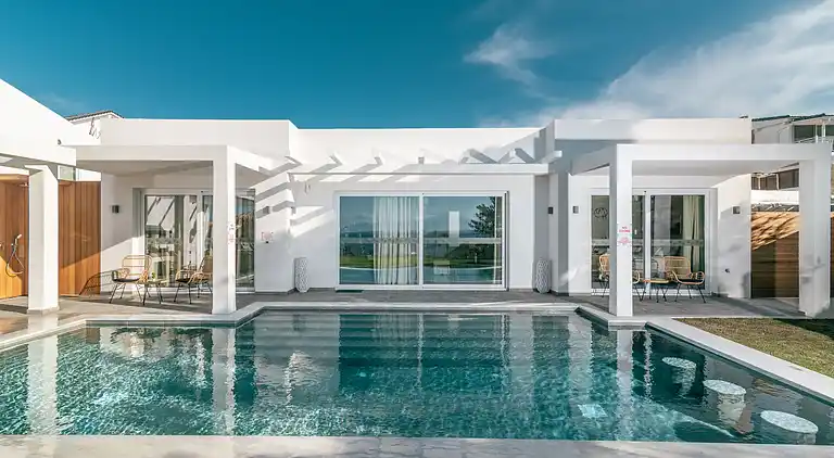 Cavo Mare Mirazur Luxury Retreat