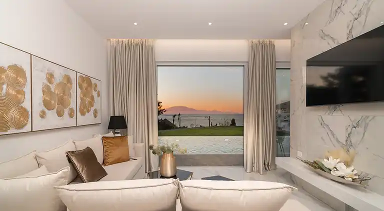 Cavo Mare Mirazur Luxury Retreat