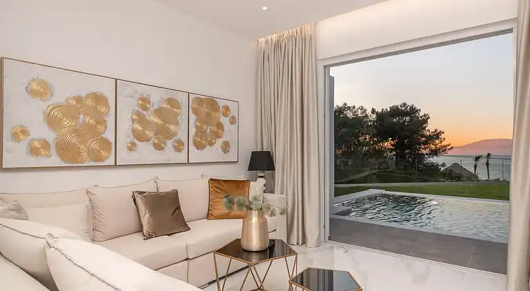 Cavo Mare Mirazur Luxury Retreat