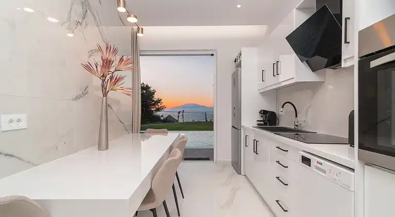 Cavo Mare Mirazur Luxury Retreat