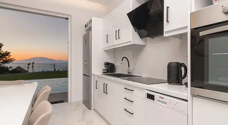 Cavo Mare Mirazur Luxury Retreat