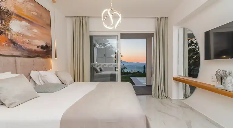 Cavo Mare Mirazur Luxury Retreat